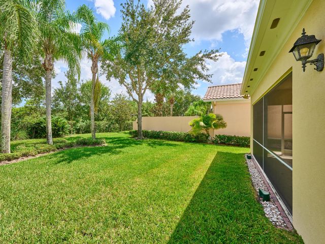 8701 Oldham Way, West Palm Beach, FL 33412