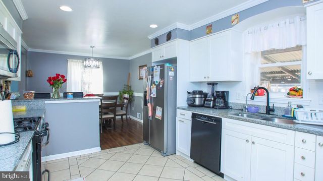 5804 RUNFORD DR, Hyattsville, MD 20784