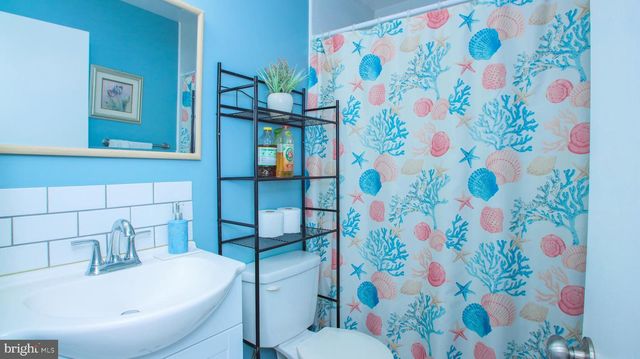 5804 RUNFORD DR, Hyattsville, MD 20784