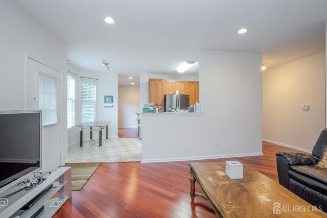 1101 Cottonwood Court, North Brunswick, NJ 08902