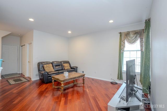 1101 Cottonwood Court, North Brunswick, NJ 08902