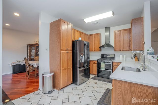 1101 Cottonwood Court, North Brunswick, NJ 08902