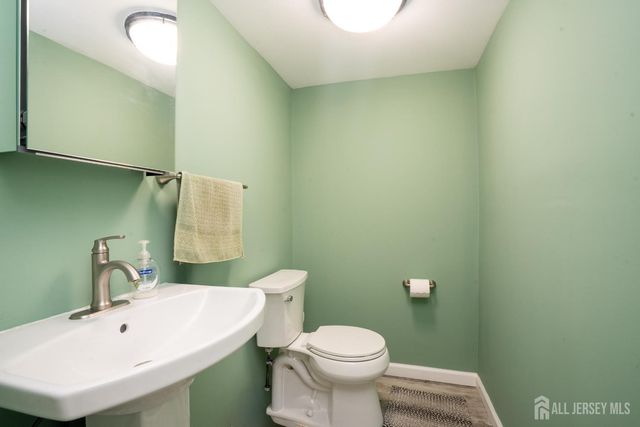 1101 Cottonwood Court, North Brunswick, NJ 08902