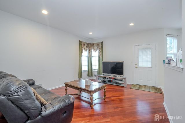 1101 Cottonwood Court, North Brunswick, NJ 08902
