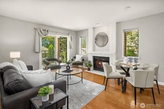 406 10th Street #C202, Kirkland, WA 98033