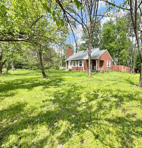 9994 E Taylor Avenue, Zionsville, IN 46077