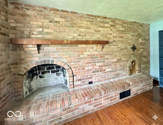 9994 E Taylor Avenue, Zionsville, IN 46077