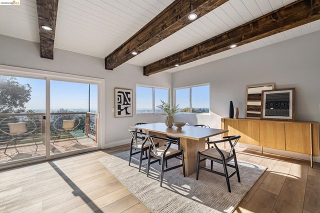 7807 Outlook Ave, Oakland, CA 94605