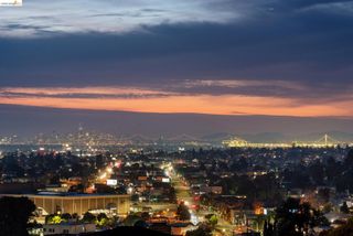 7807 Outlook Ave, Oakland, CA 94605