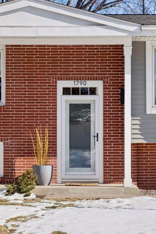 1790 Lake Street, Lauderdale, MN 55113