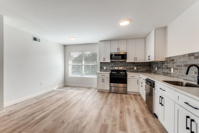 5917 Gaston Avenue 205, Dallas, TX 75214