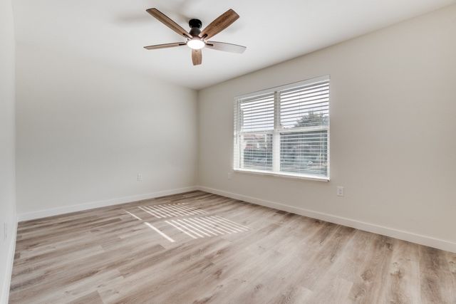 5917 Gaston Avenue 205, Dallas, TX 75214