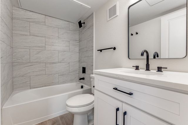 5917 Gaston Avenue 205, Dallas, TX 75214