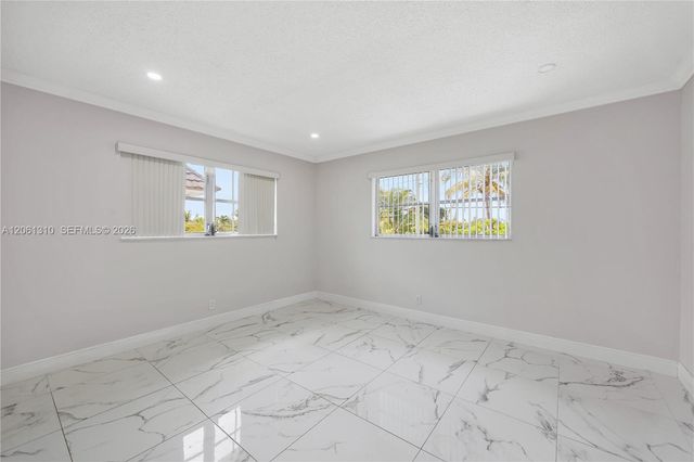 5450 Hollywood Blvd 203, Hollywood, FL 33021