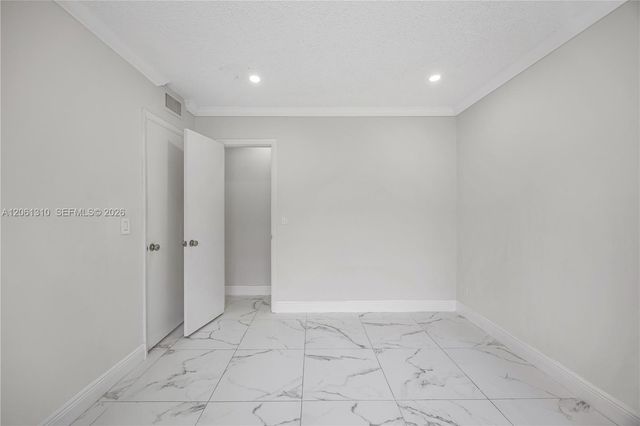 5450 Hollywood Blvd 203, Hollywood, FL 33021