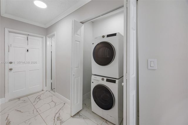 5450 Hollywood Blvd 203, Hollywood, FL 33021