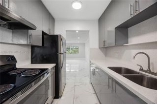 5450 Hollywood Blvd 203, Hollywood, FL 33021