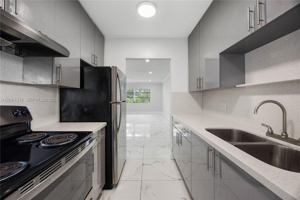 5450 Hollywood Blvd 203, Hollywood, FL 33021