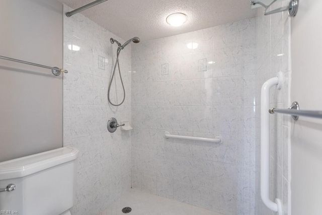 7501 River Rd Apt 2A, Newport News, VA 23607