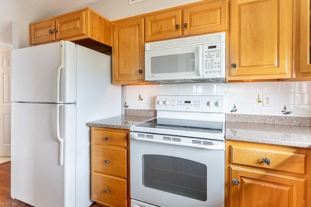 7501 River Rd Apt 2A, Newport News, VA 23607