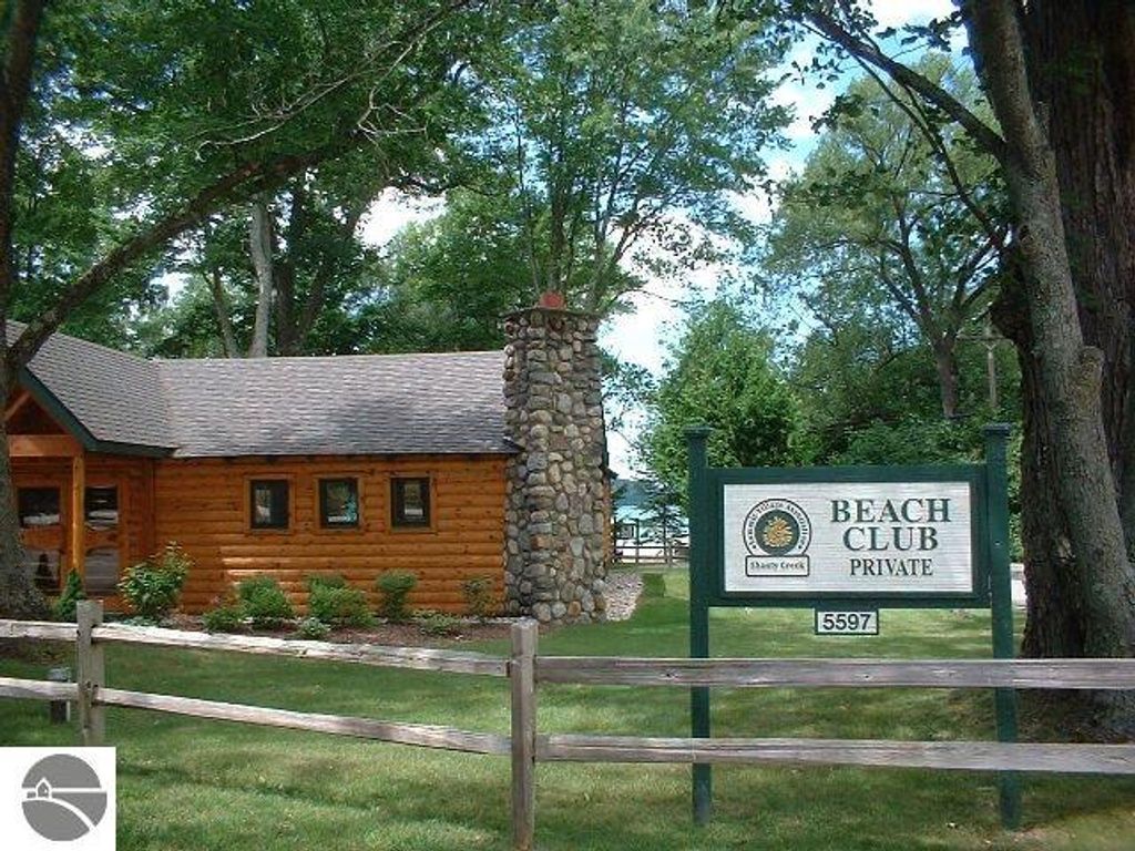 Image 18 of property listing at Unit 37 Golf Meadows Drive, Bellaire, MI 49615