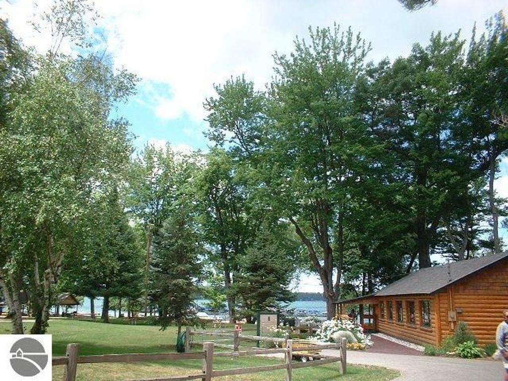 Image 19 of property listing at Unit 37 Golf Meadows Drive, Bellaire, MI 49615