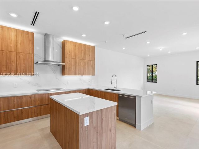 19701 NE 16th Place, Miami, FL 33179