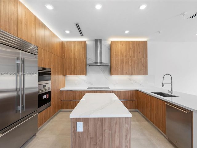 19701 NE 16th Place, Miami, FL 33179