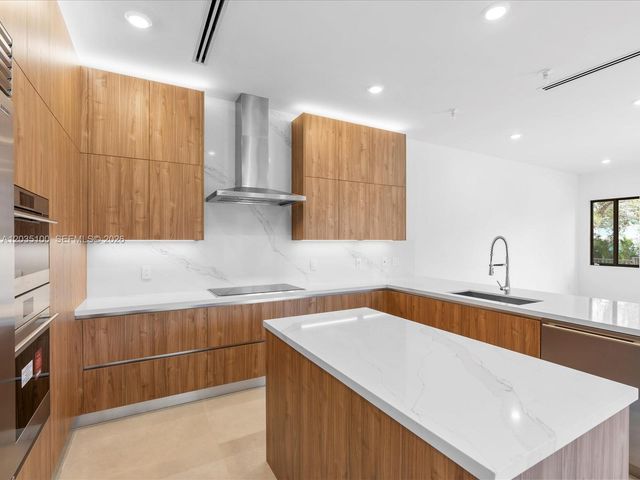 19701 NE 16th Place, Miami, FL 33179