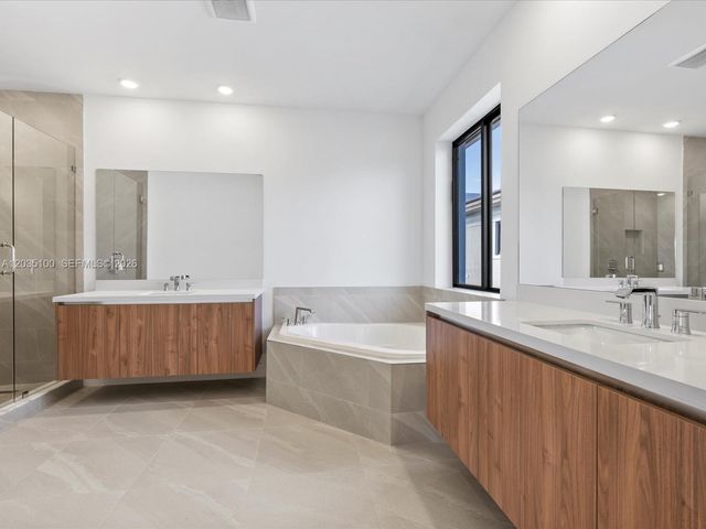 19701 NE 16th Place, Miami, FL 33179