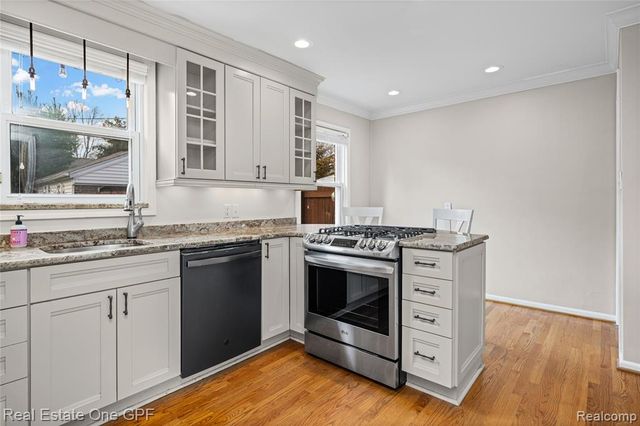 2121 Bonnieview Drive, Royal Oak, MI 48073