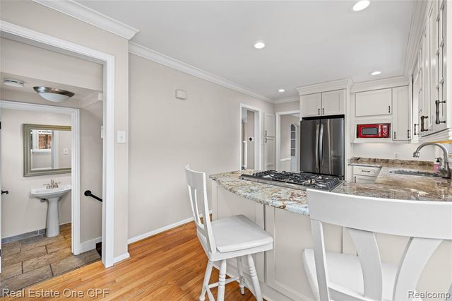 2121 Bonnieview Drive, Royal Oak, MI 48073