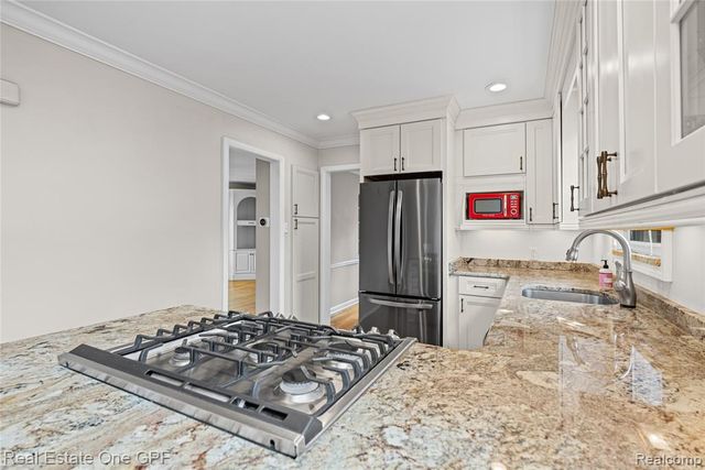 2121 Bonnieview Drive, Royal Oak, MI 48073