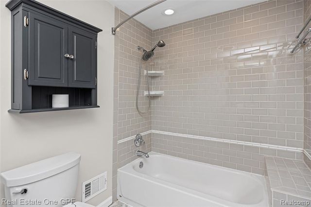 2121 Bonnieview Drive, Royal Oak, MI 48073