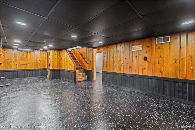 2121 Bonnieview Drive, Royal Oak, MI 48073