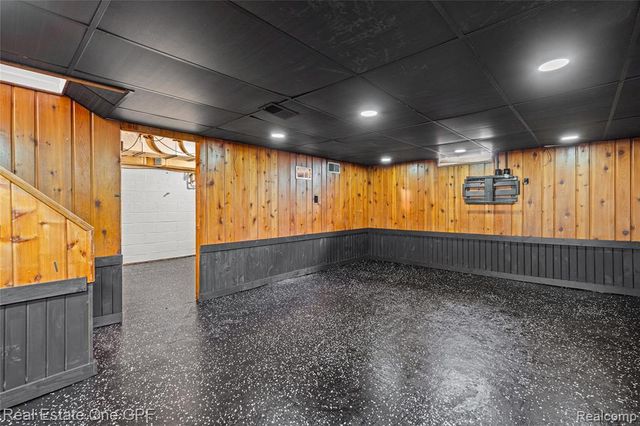 2121 Bonnieview Drive, Royal Oak, MI 48073