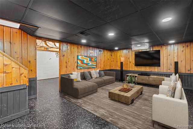 2121 Bonnieview Drive, Royal Oak, MI 48073