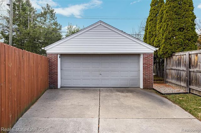 2121 Bonnieview Drive, Royal Oak, MI 48073