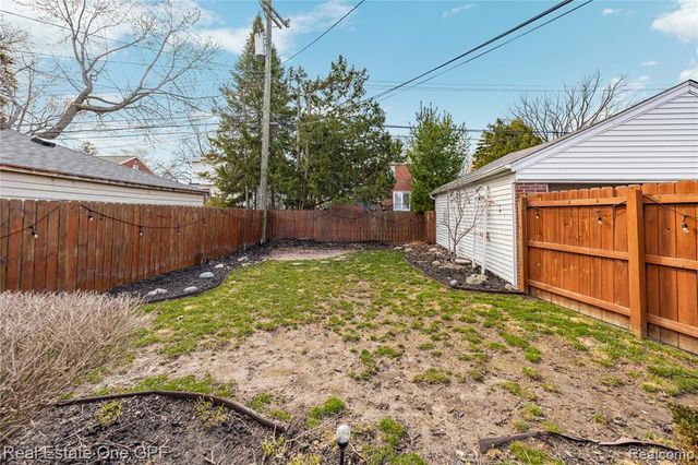 2121 Bonnieview Drive, Royal Oak, MI 48073