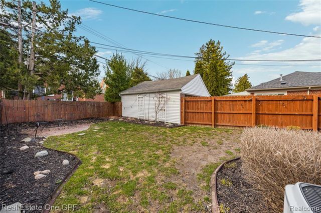 2121 Bonnieview Drive, Royal Oak, MI 48073