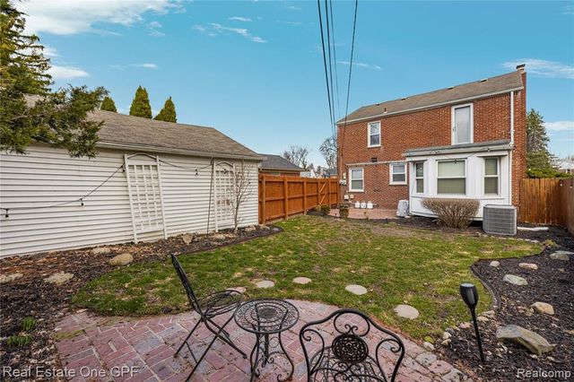 2121 Bonnieview Drive, Royal Oak, MI 48073