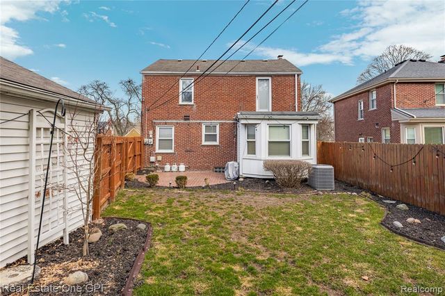 2121 Bonnieview Drive, Royal Oak, MI 48073