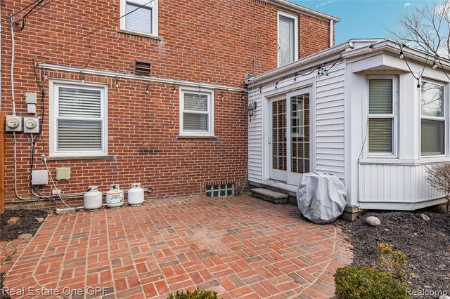 2121 Bonnieview Drive, Royal Oak, MI 48073