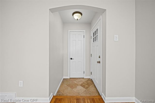 2121 Bonnieview Drive, Royal Oak, MI 48073