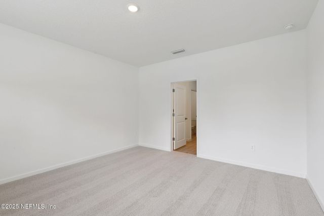 7335 QUEENSGATE Circle, Jacksonville, FL 32219