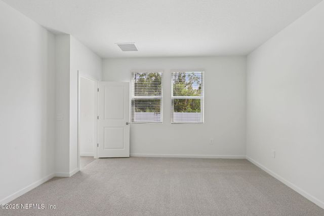 7335 QUEENSGATE Circle, Jacksonville, FL 32219