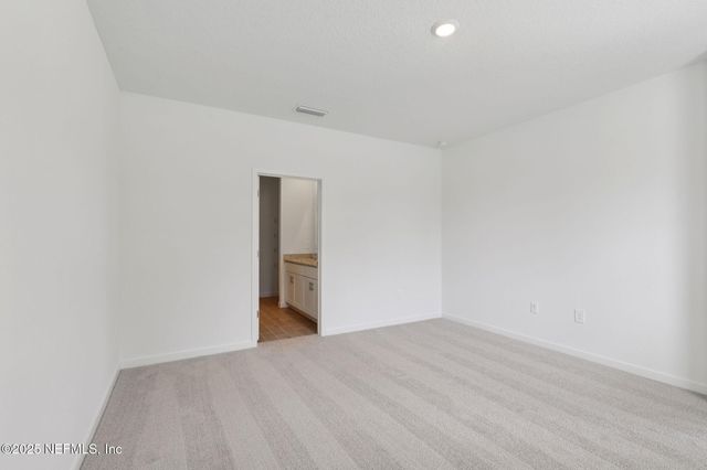 7335 QUEENSGATE Circle, Jacksonville, FL 32219