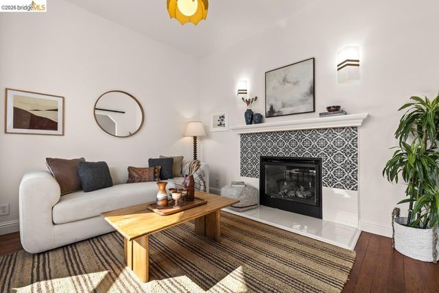 3239 Adeline St, Oakland, CA 94608