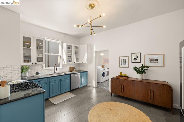 3239 Adeline St, Oakland, CA 94608