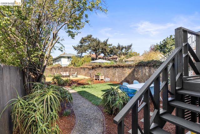 3239 Adeline St, Oakland, CA 94608